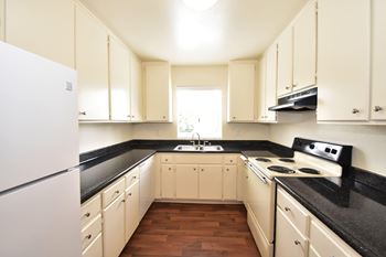 Upgraded kitchen cabinets & counters